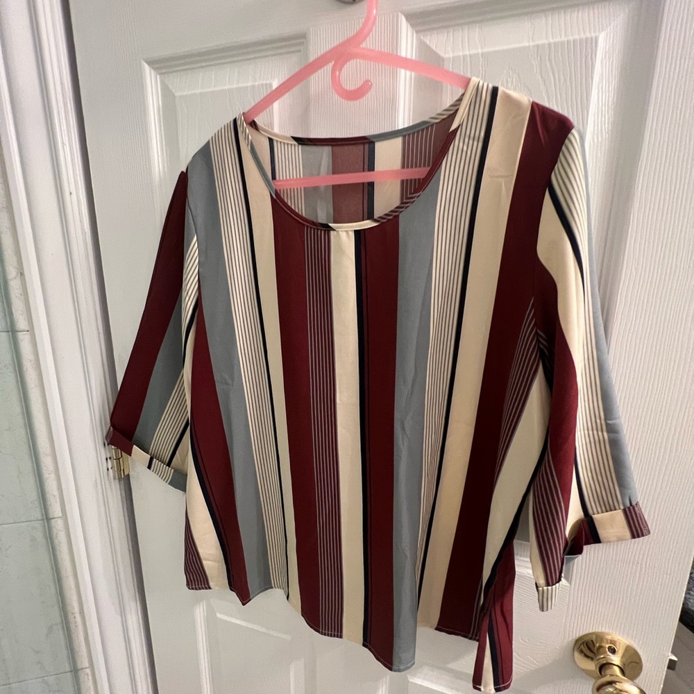 Women’s 3/4 sleeve top.  Like new